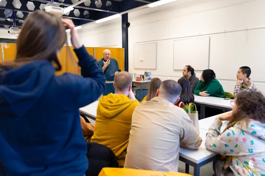 Copyright : Michael Bally